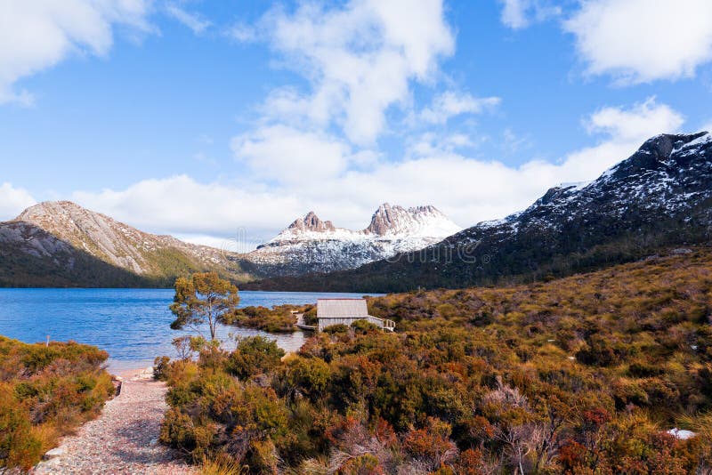 Vue scénique de montagne de berceau, Tasmanie