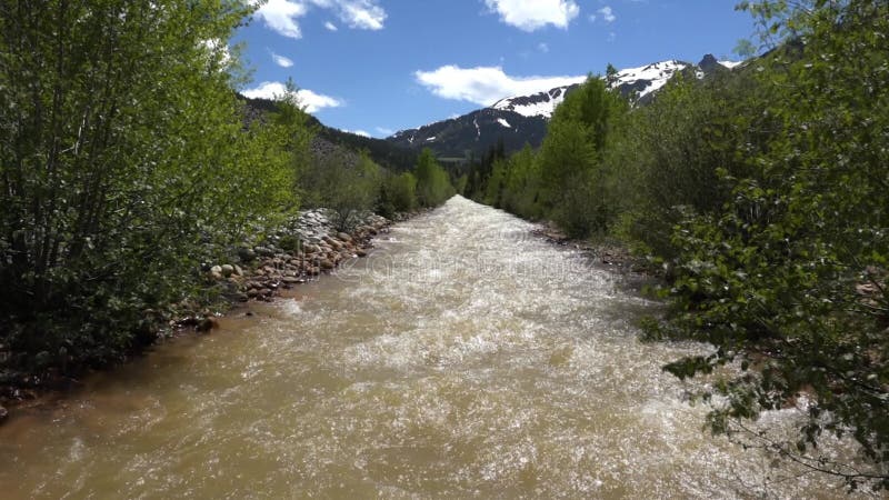 Vue statique d'un canal près de notre colorado 4k banque de vidéos