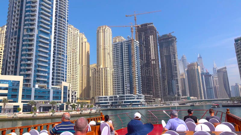 Vue stupéfiante sur l'horizon du centre de Dubaï, Dubaï, Emirats Arabes Unis 2018 photo stock Vue stupéfiante sur l'horizon du centre de Dubaï, Dubaï, Emirats Arabes Unis 2018 photo stock