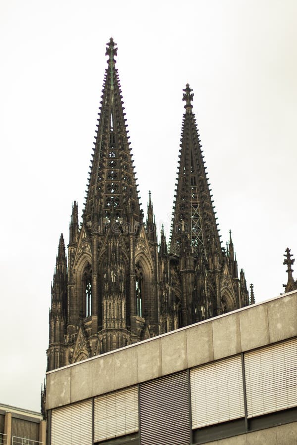 Vue sur la cathédrale de Cologne, les DOM photos libres de droits Vue sur la cathédrale de Cologne, les DOM photos libres de droits