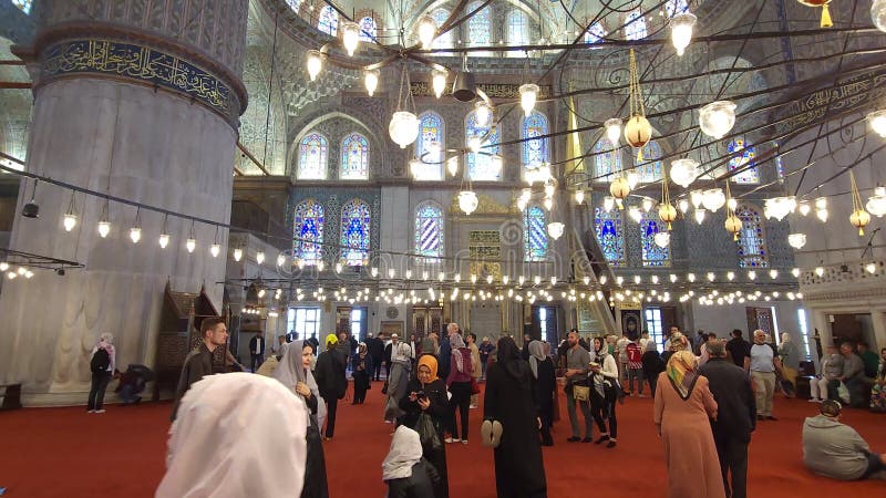 Vue sur la mosquée intérieure sultan ahmed, appelée aussi mosquée bleue
