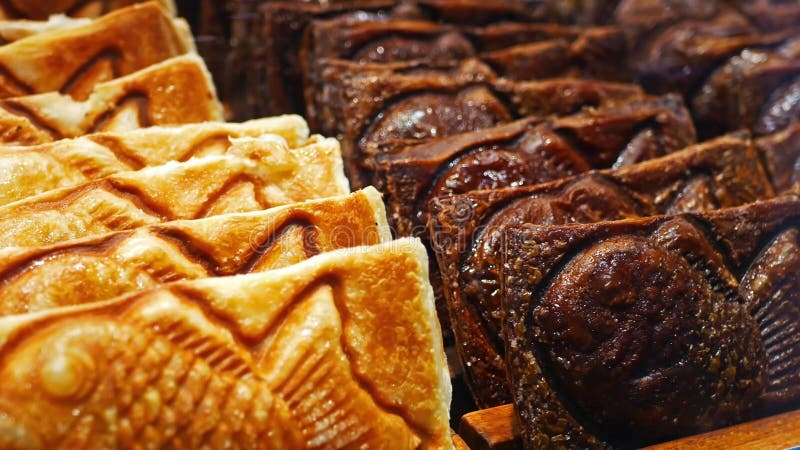 Vue sur le croissant taiyaki banque de vidéos