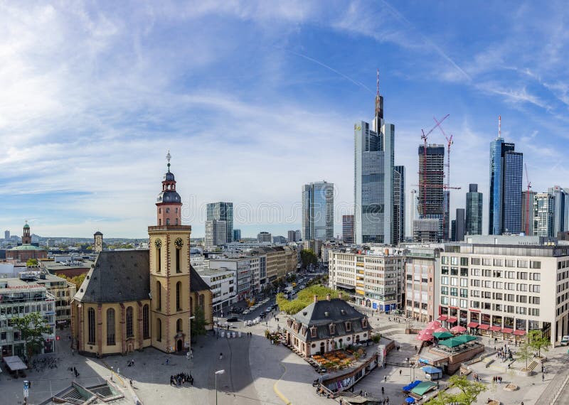 Vue Sur Le Gratte ciel Du Centre ville  De Francfort  Sous 