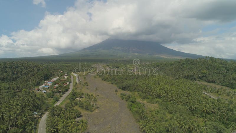 Vulcano di Mayon del supporto, Filippine, Luzon fotografia stock libera da diritti Vulcano di Mayon del supporto, Filippine, Luzon fotografia stock libera da diritti