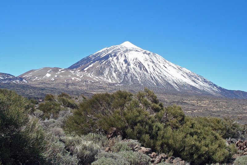 Vulkan för El Teide och Montana Blanca, Tenerife, kanariefågelöar arkivfoto Vulkan för El Teide och Montana Blanca, Tenerife, kanariefågelöar arkivfoto