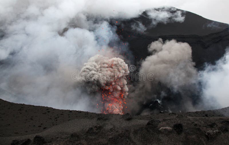 Vulkanische erruption - zet Yasur - Tanna Island Vanuatu op Dit vo stock afbeelding Vulkanische erruption - zet Yasur - Tanna Island Vanuatu op Dit vo stock afbeelding