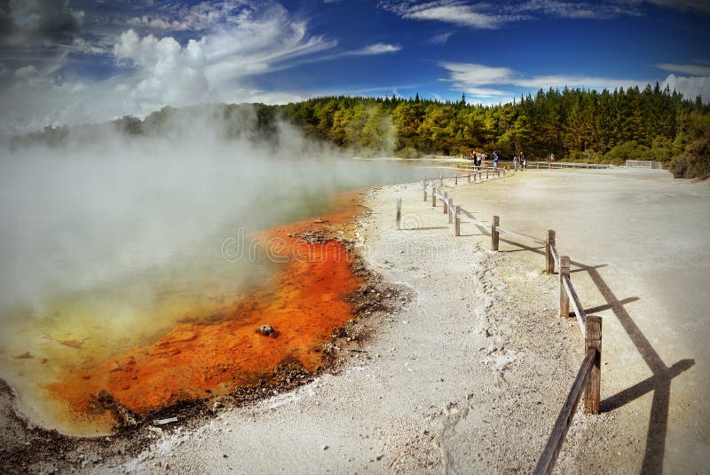 Vulkanischer See, Rotorua, Neuseeland Vulkanischer See, Rotorua, Neuseeland