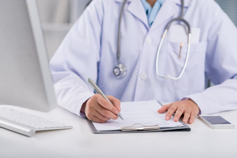 Vullend medisch dossier stock afbeeldingen Vullend medisch dossier stock afbeeldingen