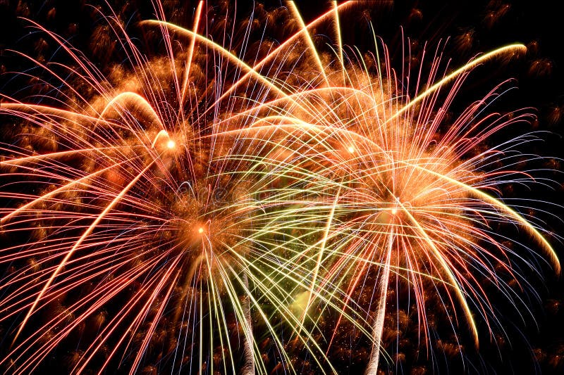 Vuurwerk van diverse kleuren bij nacht royalty-vrije stock foto's Vuurwerk van diverse kleuren bij nacht royalty-vrije stock foto's