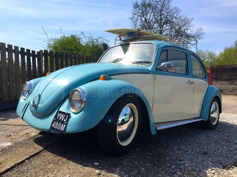 BAUER VW BEETLE 1200 BRIGHT BLUE WITH SURFBOARDS ON ROOF T-JET CLONE HO CHASSIS 