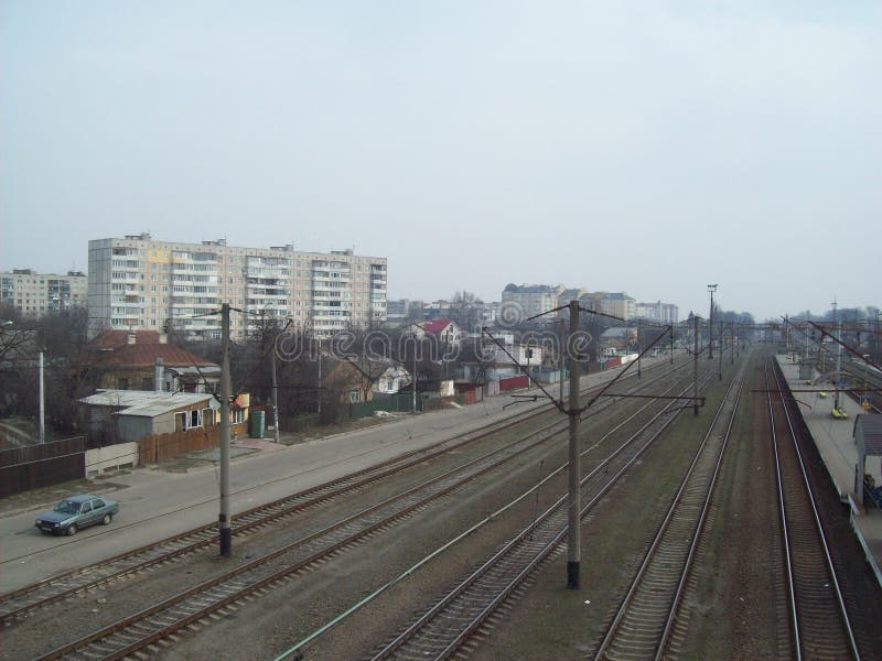 VYSHNEVE, УКРАИНА - 2-ОЕ АПРЕЛЯ 2011 Люди на улицах в городе стоковые изображения rf VYSHNEVE, УКРАИНА - 2-ОЕ АПРЕЛЯ 2011 Люди на улицах в городе стоковые изображения rf
