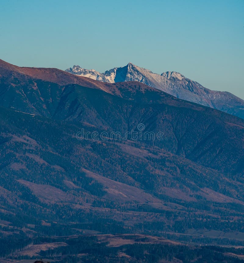 Vysoké Tatry z vrcholu Velkého Choče na Slovensku