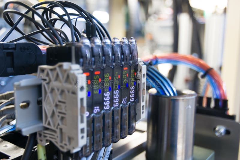 Válvula neumática e indicador de presión eléctricos, ingeniería de la automatización fotos de archivo Válvula neumática e indicador de presión eléctricos, ingeniería de la automatización fotos de archivo