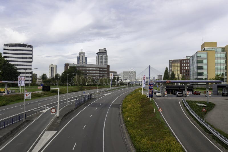 Väg i Rotterdam royaltyfria foton Väg i Rotterdam royaltyfria foton