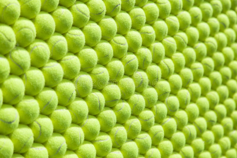Vägg av arrangera i rak linje tennisbollar - bakgrund