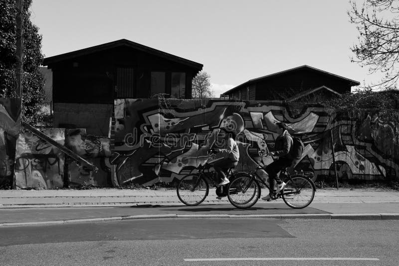 VÄGG SOM MÅLAS MED GRAFITTIKONSTER I CHRISTIANIA-OMRÅDE arkivfoto VÄGG SOM MÅLAS MED GRAFITTIKONSTER I CHRISTIANIA-OMRÅDE arkivfoto