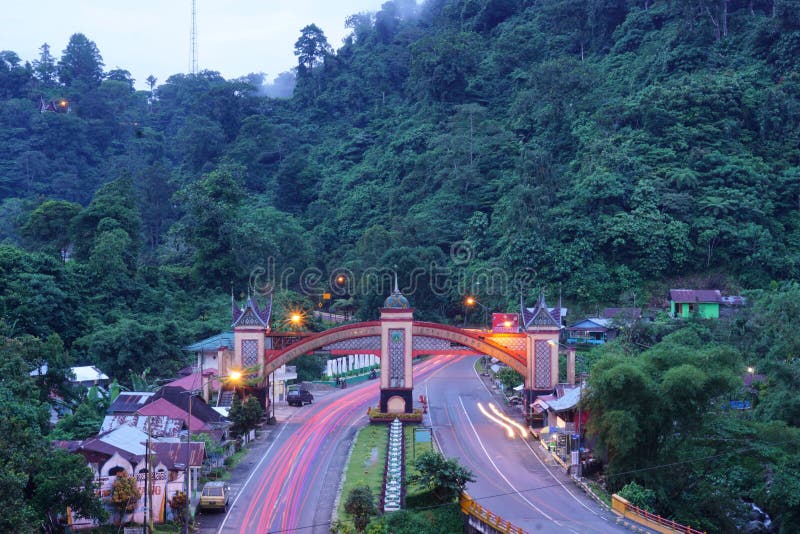 Välkommen portPadang Panjang stad västra Sumatera Indonesien royaltyfri fotografi Välkommen portPadang Panjang stad västra Sumatera Indonesien royaltyfri fotografi