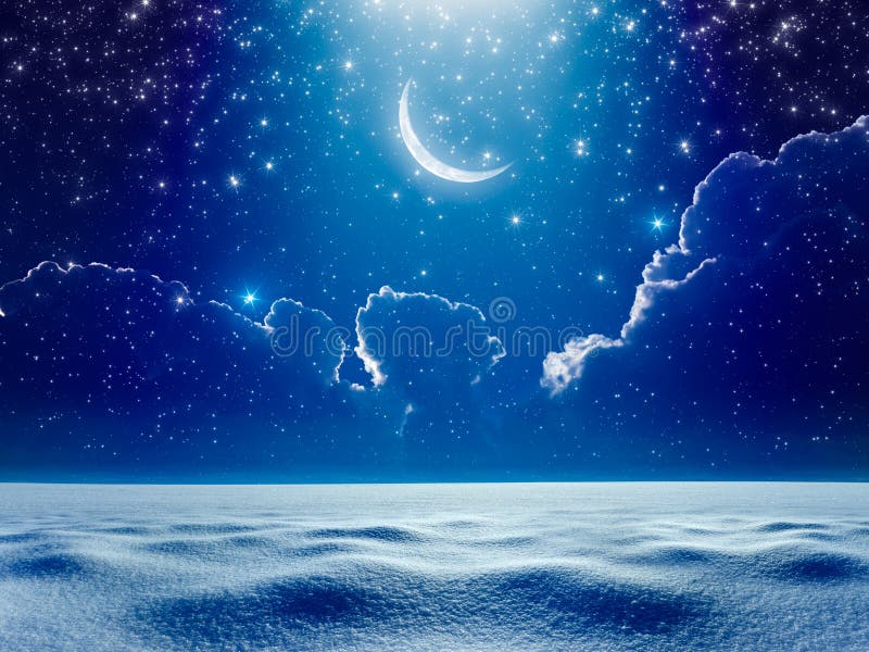 Växande måne i mörker - stjärnklar himmel för blå natt ovanför snöig fält, b