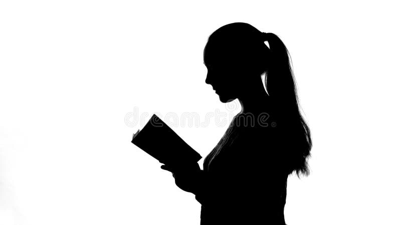Vídeo da jovem mulher com livro