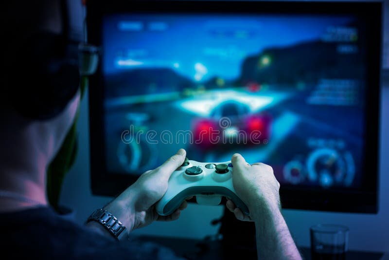 Vídeo del juego del juego del juego en la TV o el monitor Concepto del videojugador