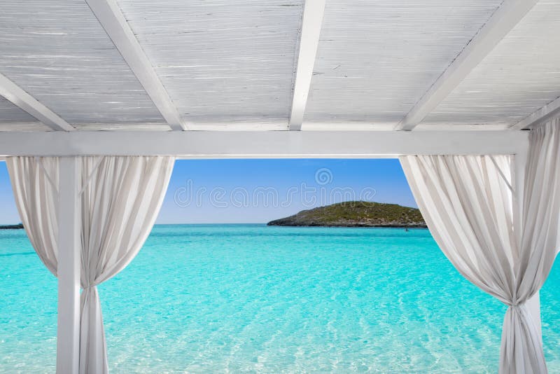 W Formentera plaży Gazebo biel Ibiza fotografia royalty free W Formentera plaży Gazebo biel Ibiza fotografia royalty free