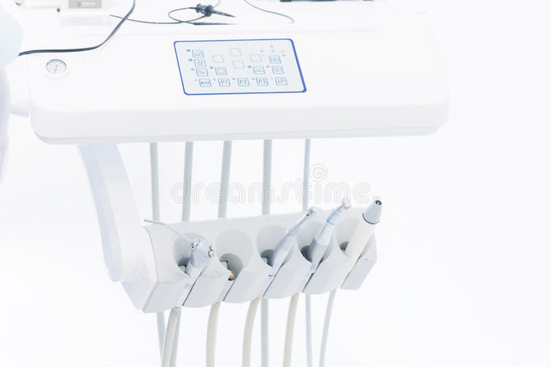 W górę setu fachowi narzędzia w dentysty biurze na właścicielu Wysoki klucz Stamotology pojęcie zdjęcia stock W górę setu fachowi narzędzia w dentysty biurze na właścicielu Wysoki klucz Stamotology pojęcie zdjęcia stock