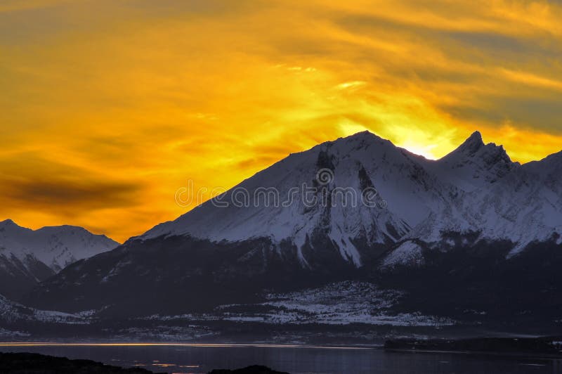 W Tierra pomarańczowy Niebo Del Fuego