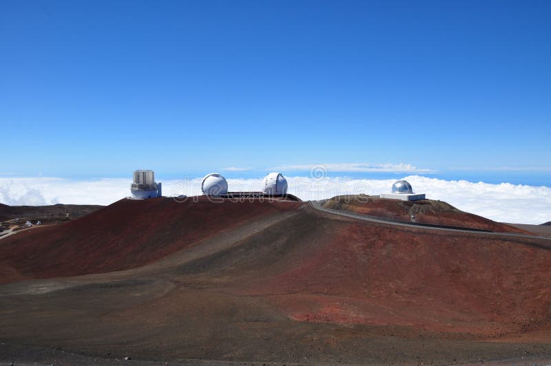Waarnemingscentra op Mauna Kea - Groot Eiland, Hawaï royalty-vrije stock foto's Waarnemingscentra op Mauna Kea - Groot Eiland, Hawaï royalty-vrije stock foto's