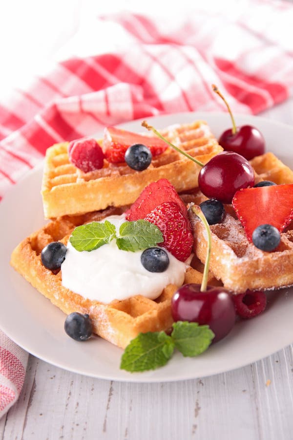 Waffle with berry fruit stock image. Image of healthy 92777327