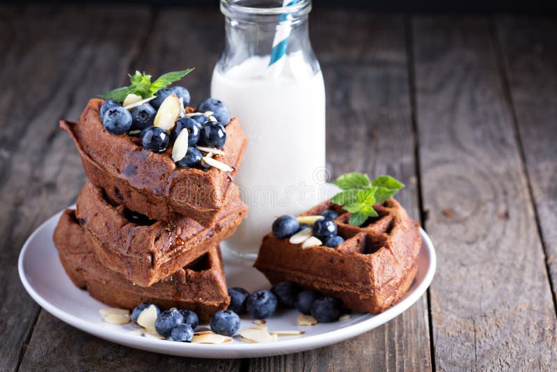 Waffles шоколада с молоком стоковые фото Waffles шоколада с молоком стоковые фото