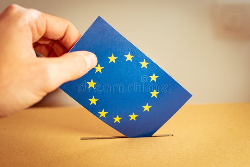 Wahl in der Europäischen Gemeinschaft - wählend an der Wahlurne stockfotos Wahl in der Europäischen Gemeinschaft - wählend an der Wahlurne stockfotos