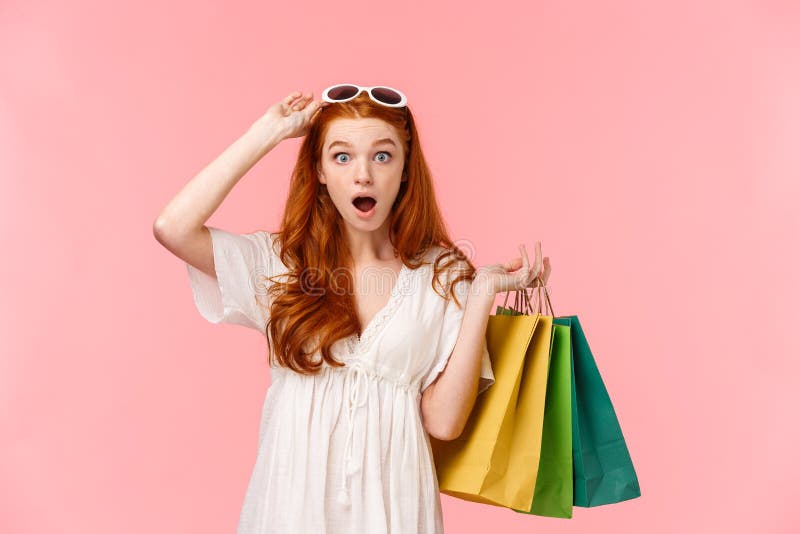 Waisenportrait beeindruckt, aufgeregt und überrascht Ingwer Girl, Foxy-Curly-Haare, Startseite Sonnenbrille, erstaunliche lizenzfreies stockfoto Waisenportrait beeindruckt, aufgeregt und überrascht Ingwer Girl, Foxy-Curly-Haare, Startseite Sonnenbrille, erstaunliche lizenzfreies stockfoto