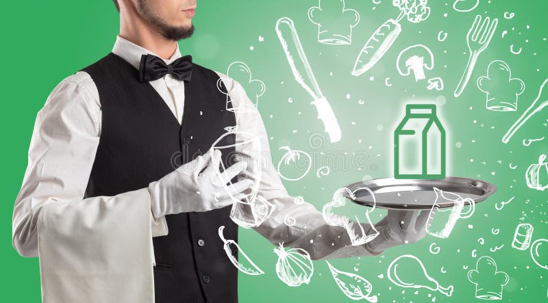 Chelner care ține tavă de argint cu pictograme alimentare deasupra stock photo