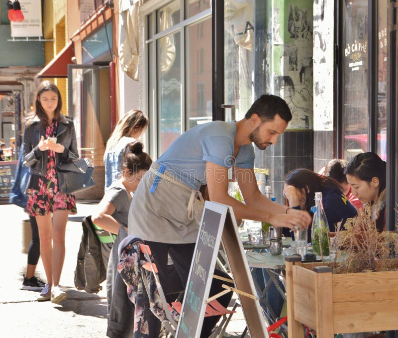 Restaurant CafÃ© Waiter Serving Customer New York City Food Trends