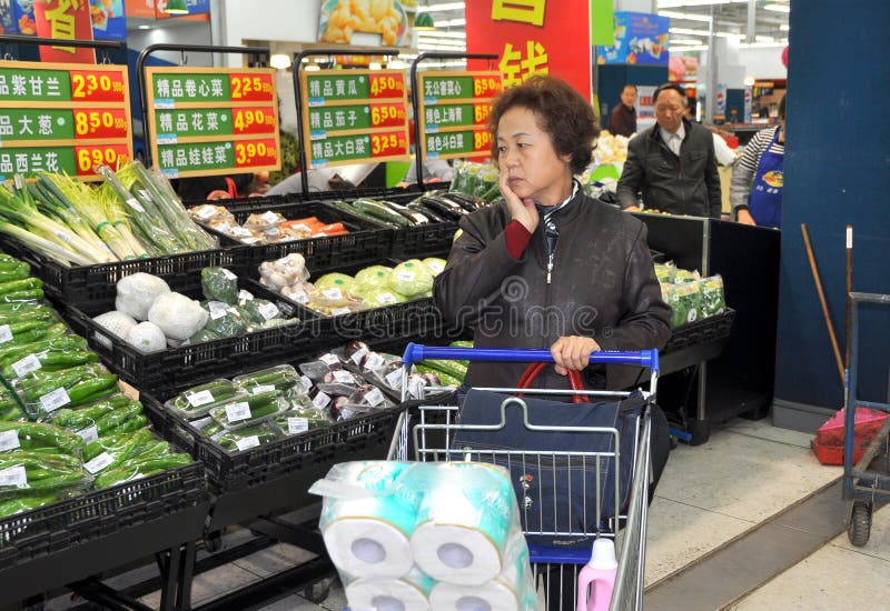 wal supermarket för shopping för chengdu porslinmart arkivbild wal supermarket för shopping för chengdu porslinmart arkivbild