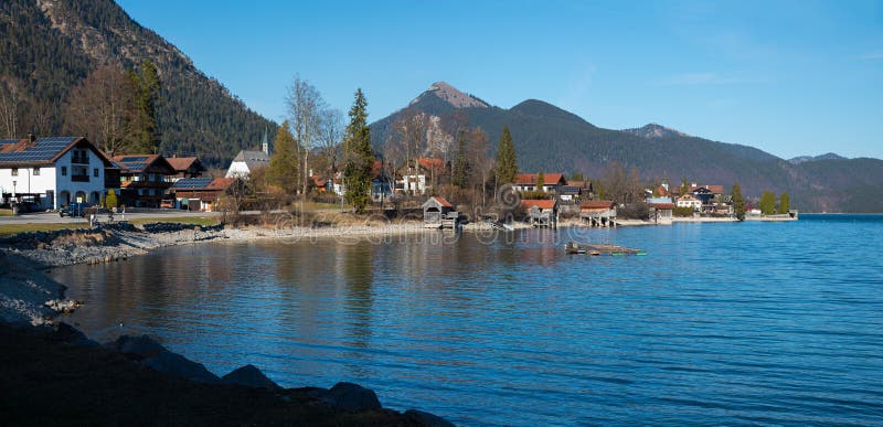Walchensee курорта и озера в марте верхняя Бавария стоковое фото rf