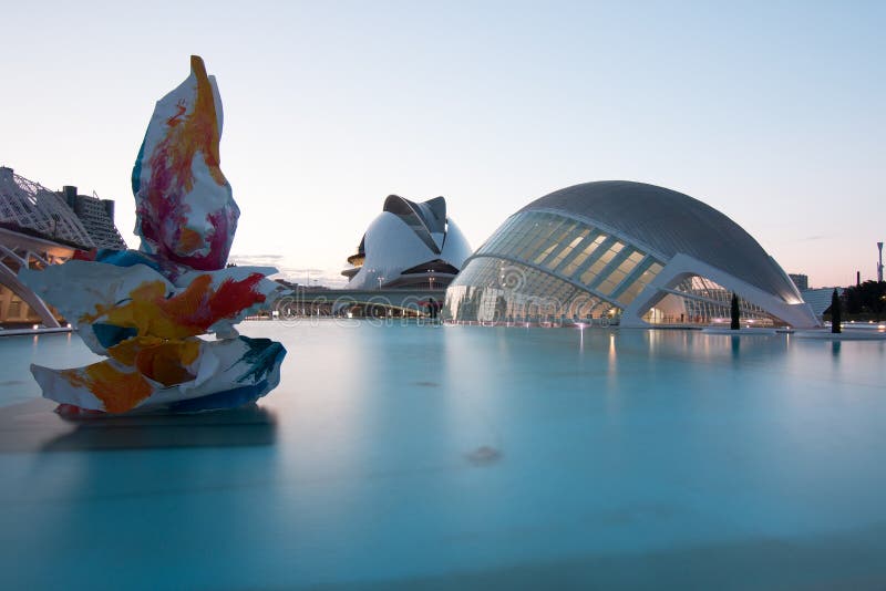 Walencja Hiszpania, Kwiecie?, - 28, 2019: Ciudad De Las Artes Y las?w ciencias miasto sztuki i nauki, projektuj?cy Calatrava obrazy royalty free Walencja Hiszpania, Kwiecie?, - 28, 2019: Ciudad De Las Artes Y las?w ciencias miasto sztuki i nauki, projektuj?cy Calatrava obrazy royalty free