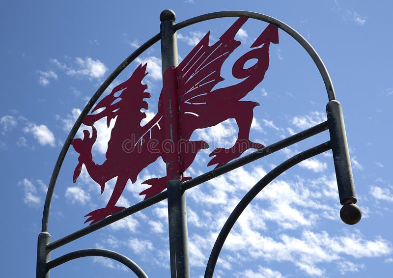 Welsh Dragon Sign, Millennium Coastal Path, Llanelli, South Wales near Loughor Estuary, Burry Port and Pwll. Welsh Dragon Sign, Millennium Coastal Path, Llanelli, South Wales near Loughor Estuary, Burry Port and Pwll.
