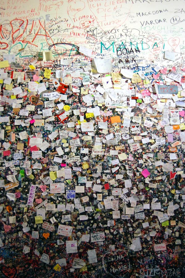 Love messages on the wall of lovers in Verona (Julias house)