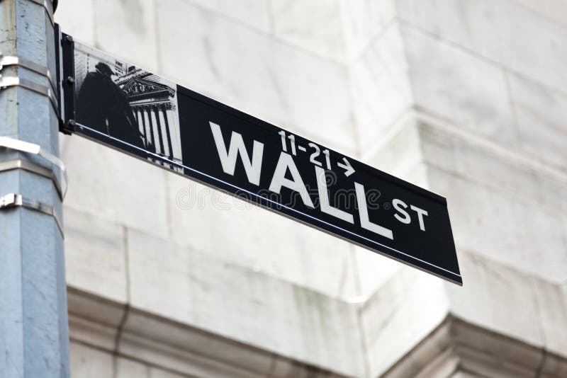 Wall Street podpisuje wewnątrz niskiego Manhattan Nowy Jork Zlany Sta - usa -