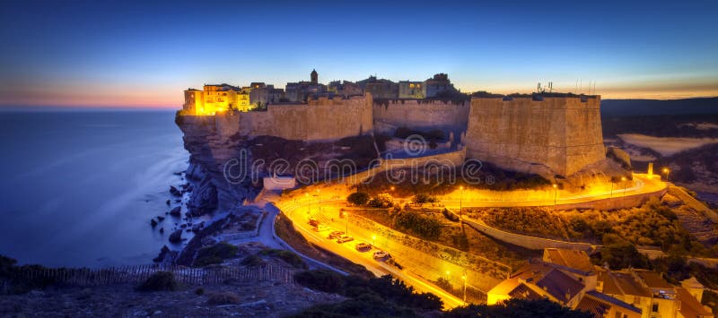 Walled town av Bonifacio royaltyfri foto Walled town av Bonifacio royaltyfri foto