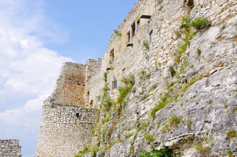 Stěny hradu Spišský Hrad, Slovensko