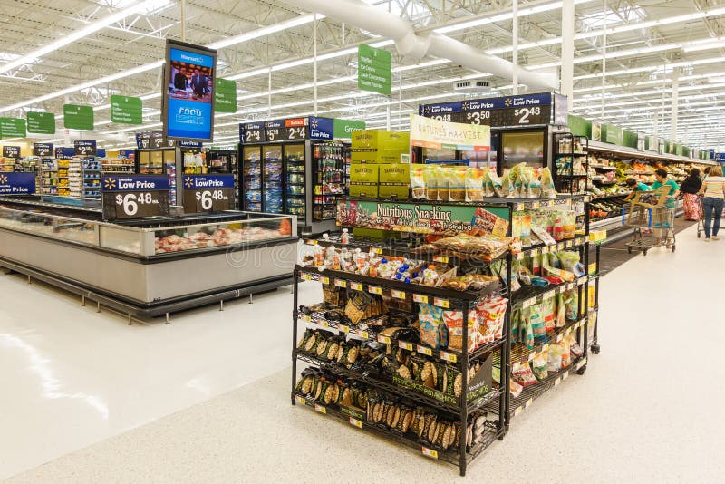 WalmartSupermarkt In Williamsburg, VA, USA Redaktionelles Stockbild