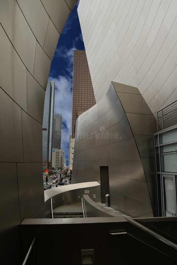 Walt Disney Concert Hall e vista de Los Angeles, EUA Walt Disney Concert Hall e vista de Los Angeles, EUA