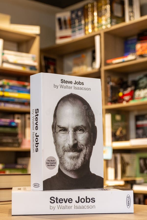 Walter Isaacson S Steve Jobs Biography Book In The Bookshop. Editorial