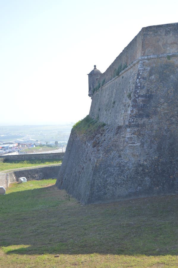 Wand und Wachturm des Forts unserer Dame von Anmut in Elvas Natur, Architektur, Geschichte, Straßen-Fotografie 11. April 2014 stockfoto Wand und Wachturm des Forts unserer Dame von Anmut in Elvas Natur, Architektur, Geschichte, Straßen-Fotografie 11. April 2014 stockfoto