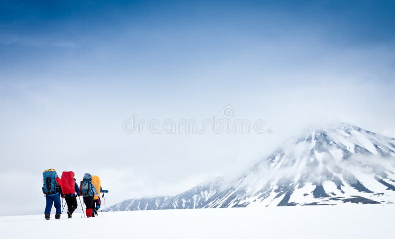Wanderer gruppieren in der Wanderung lizenzfreies stockfoto Wanderer gruppieren in der Wanderung lizenzfreies stockfoto