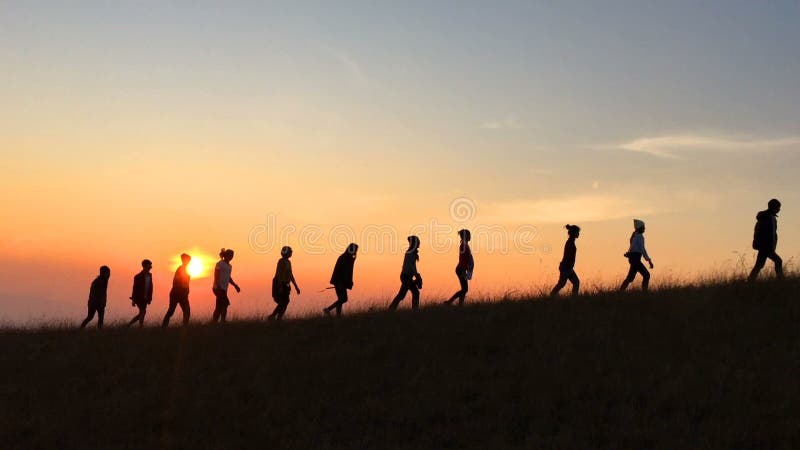 Wandernde Wandererleute - gesunder aktiver Lebensstil