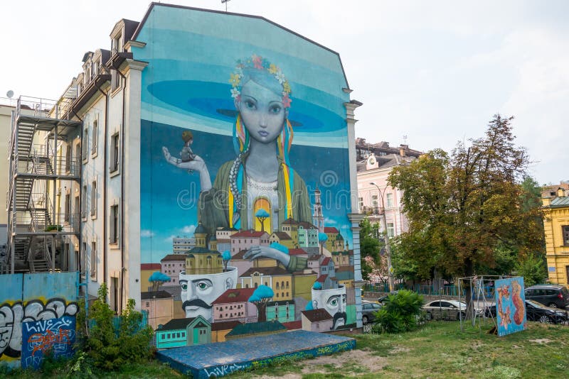 Wandgemälde auf dem Gebäude auf dem Andriyivskyy-Abfall Ukraine, Kyiv, Podil Ed lizenzfreie stockfotografie Wandgemälde auf dem Gebäude auf dem Andriyivskyy-Abfall Ukraine, Kyiv, Podil Ed lizenzfreie stockfotografie
