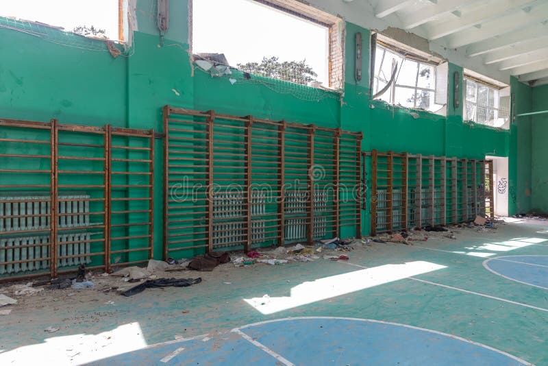 CHERNIHIV, UKRAINE - Jul. 27, 2022: War in Ukraine. Destroyed school in Chernihiv as a result of the attack of the Russian invaders. Chernihiv school stock images, royalty-free photos and pictures